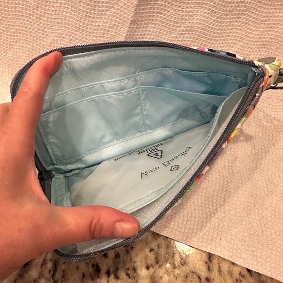 Vera Bradley RFID Tech Wristlet in Sunny Medallion. - Picture 3 of 7